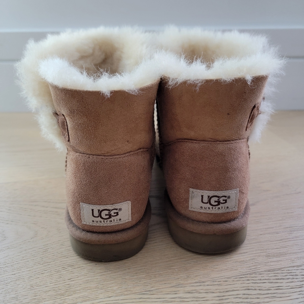 Ugg Mini Bailey Button Ii (Chestnut) - image 5
